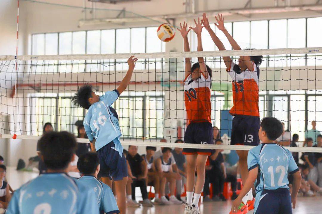 超级巨星连场进球,为球队赢得荣誉 超级巨星连场进球,为球队赢得荣誉