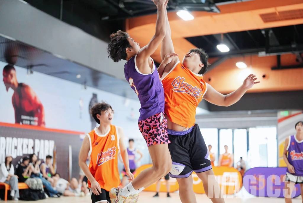 关于年轻新秀大放异彩,篮球赛事变得更加精彩的信息 关于年轻新秀大放异彩,篮球赛事变得更加精彩的信息