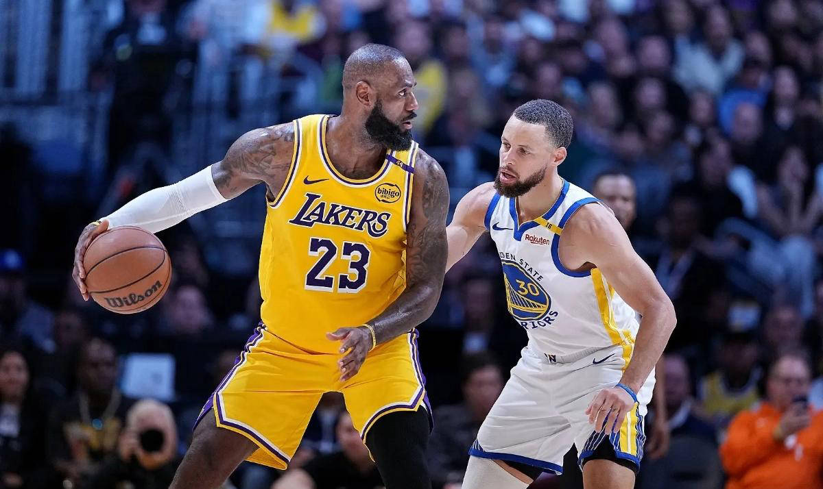 勇士惨败湖人,库里状态令人担忧的简单介绍 勇士惨败湖人,库里状态令人担忧的简单介绍