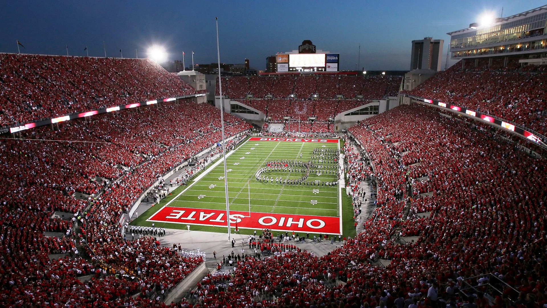 F1年度争冠之夜,伦纳德惊艳四座,书写速度与激情的传奇